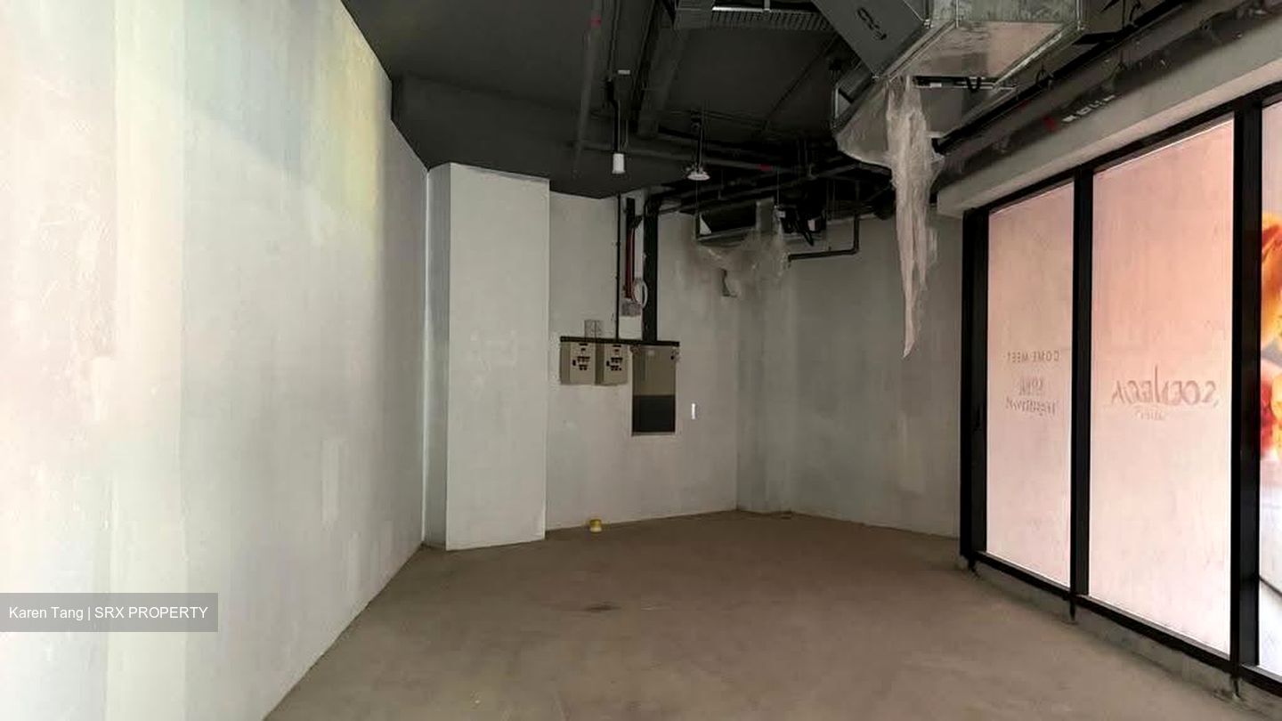 Sceneca Residence (D16), Retail #622193381
